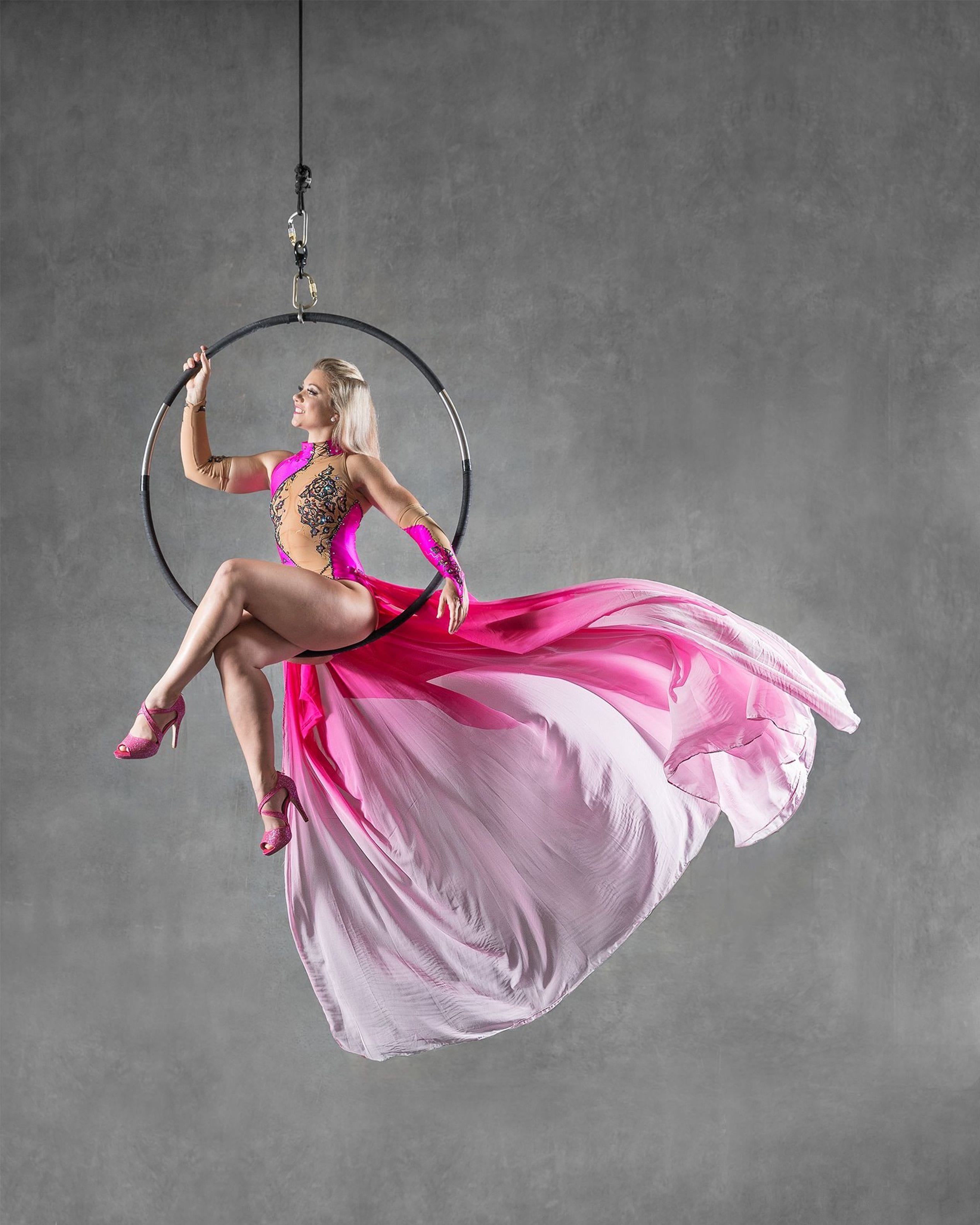 Surprise Silks aka The Acrobatic Silks – Magic Makers